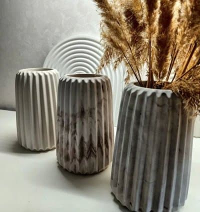 Vase en plâtre
